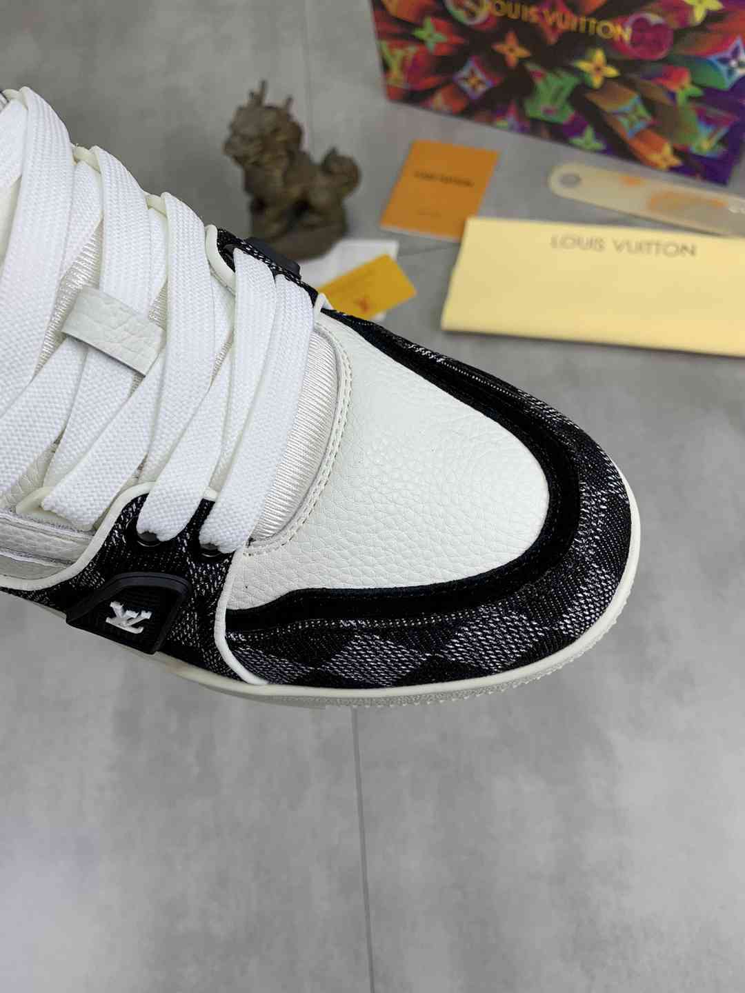 LOUIS VUITTON TRAINER