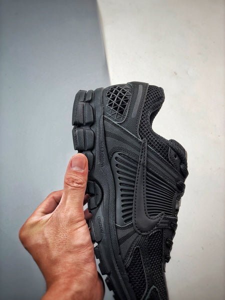 NIKE ZOOM Vomero 5 FULL BLACK - Houdini