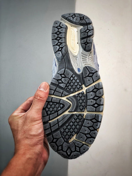 New Balance 2002R DI