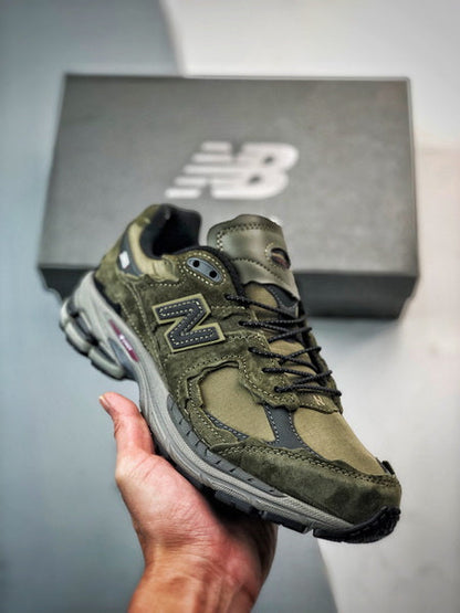 New Balance 2002R DN