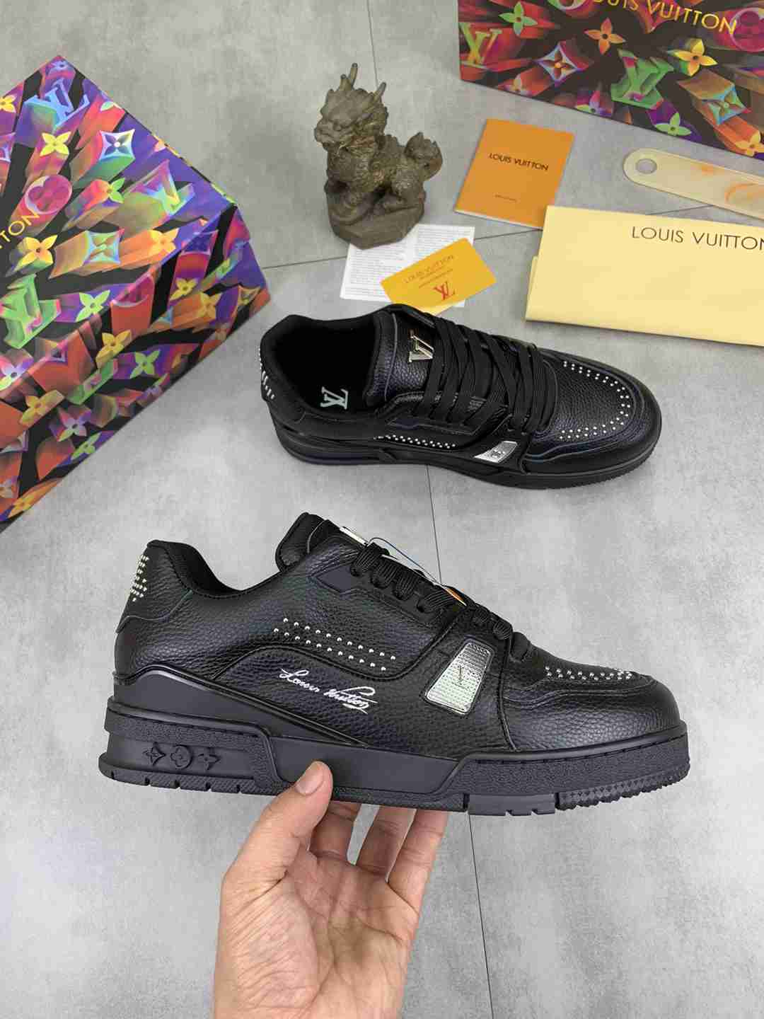 LOUIS VUITTON TRAINER 54