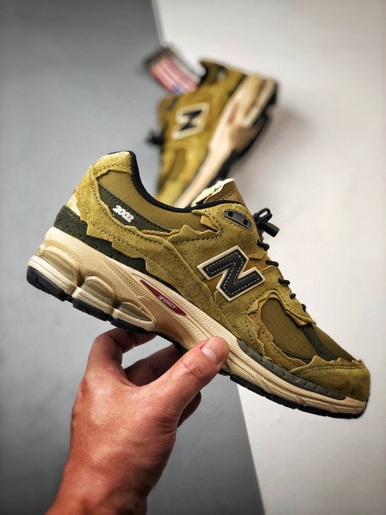 New Balance 2002R DP