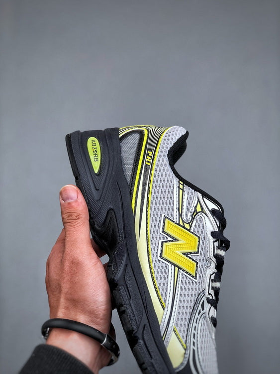 New Balance 740